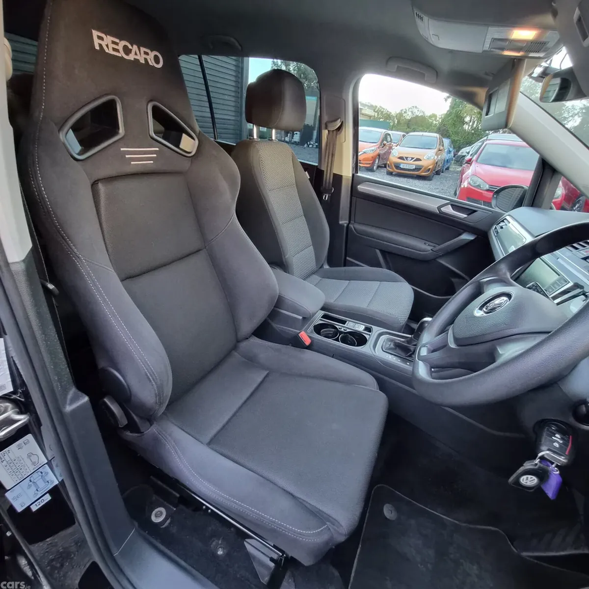 Volkswagen Touran MPV, Petrol, 2016, Black