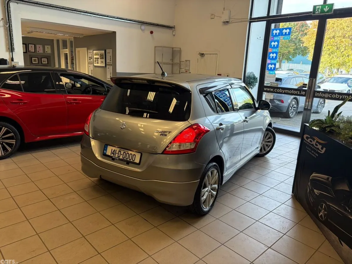 Suzuki Swift Hatchback, Petrol, 2014, Silver