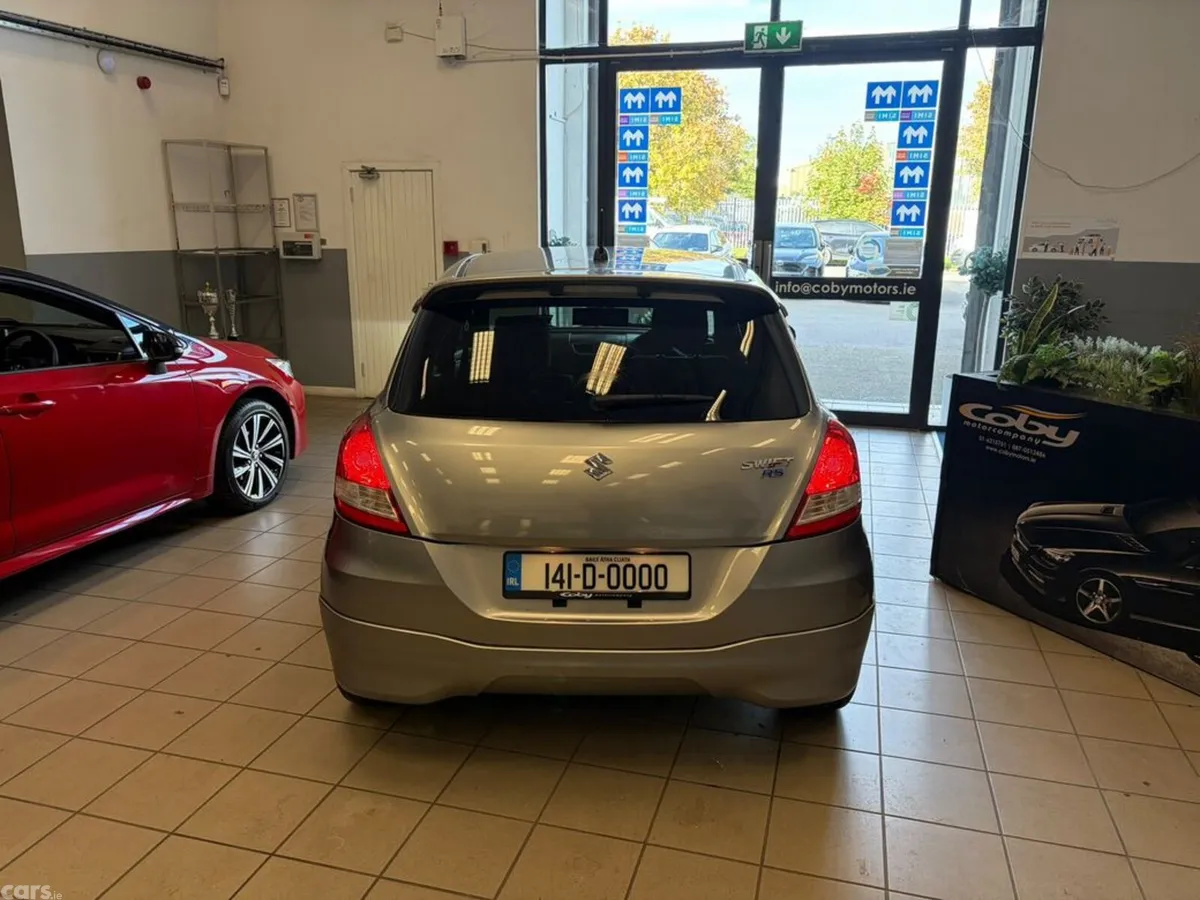 Suzuki Swift Hatchback, Petrol, 2014, Silver