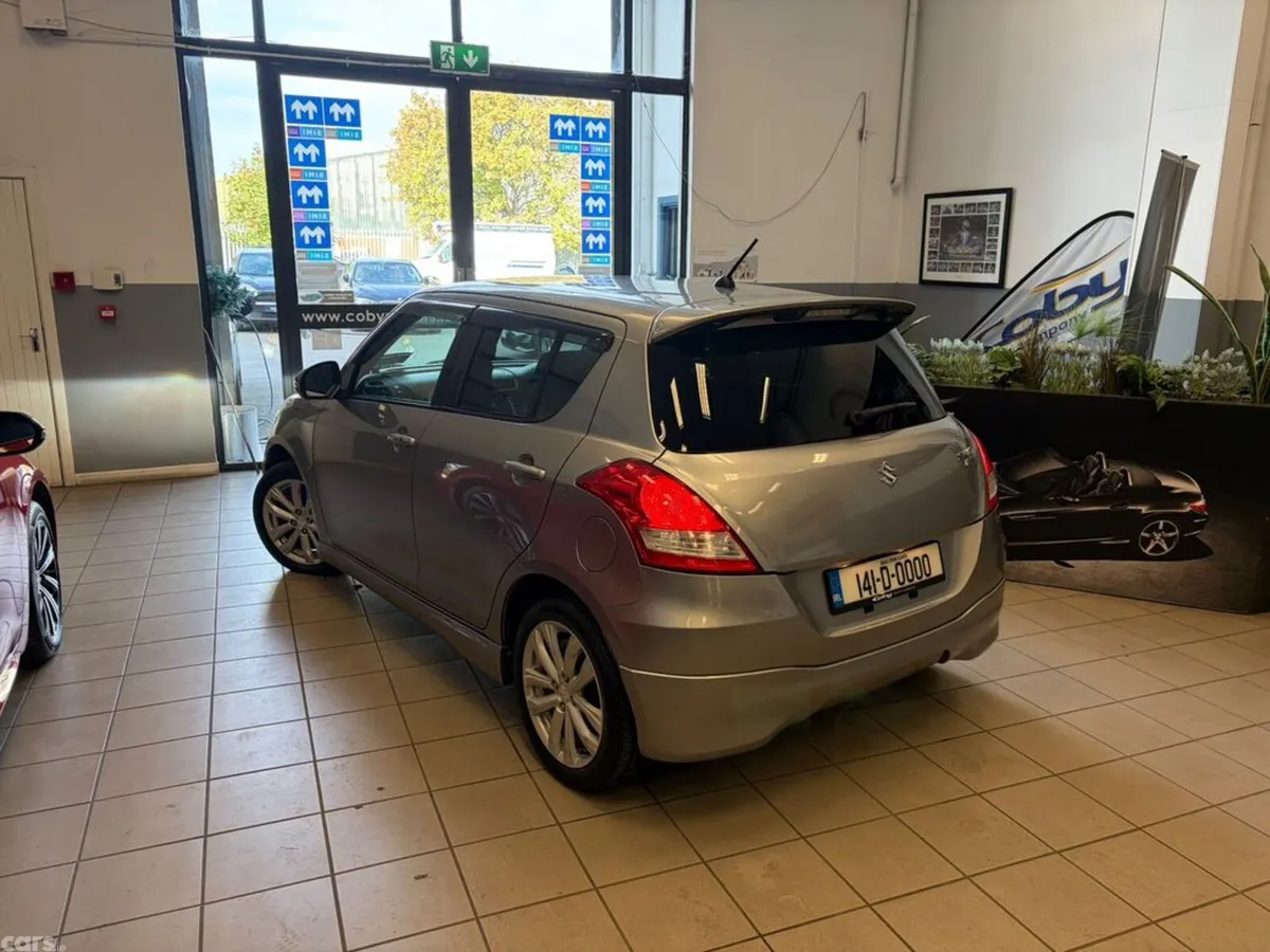 Suzuki Swift Hatchback, Petrol, 2014, Silver