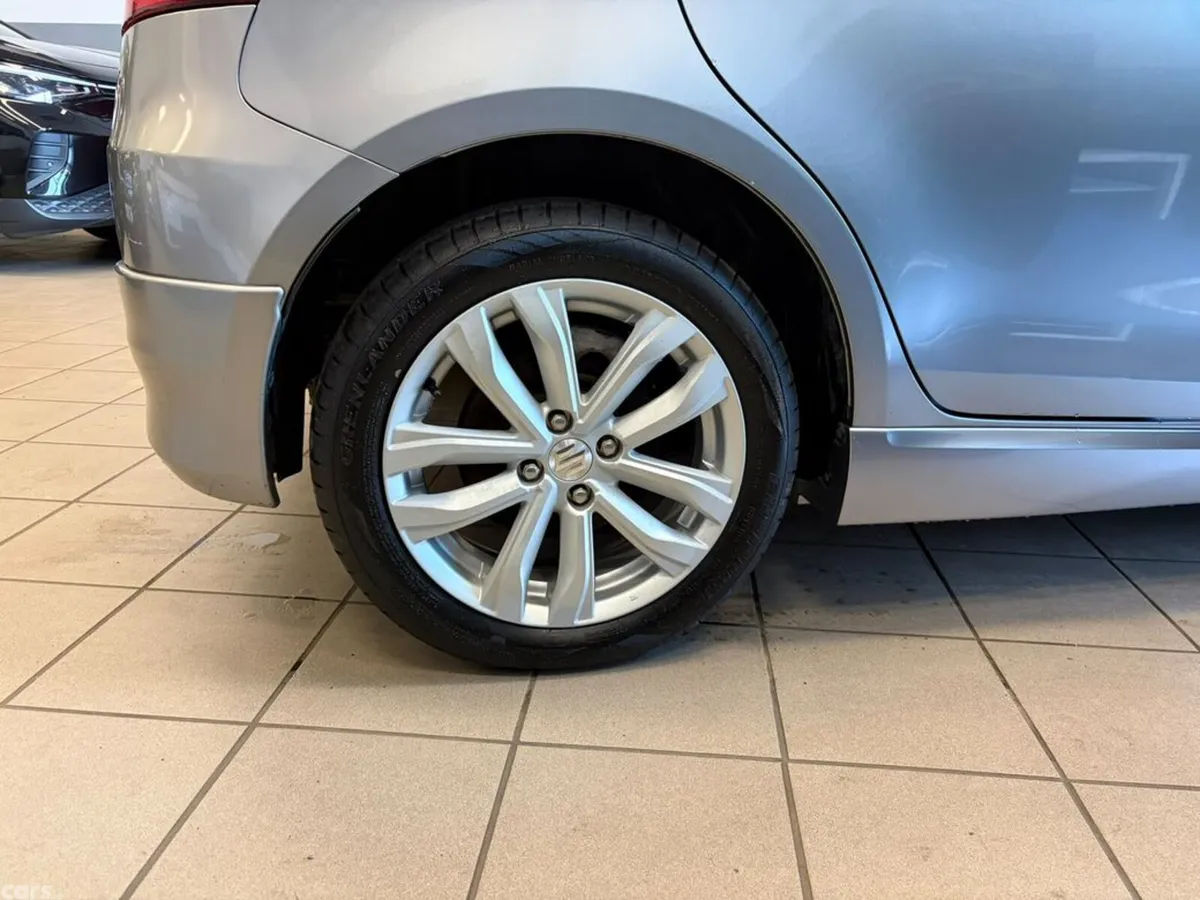 Suzuki Swift Hatchback, Petrol, 2014, Silver