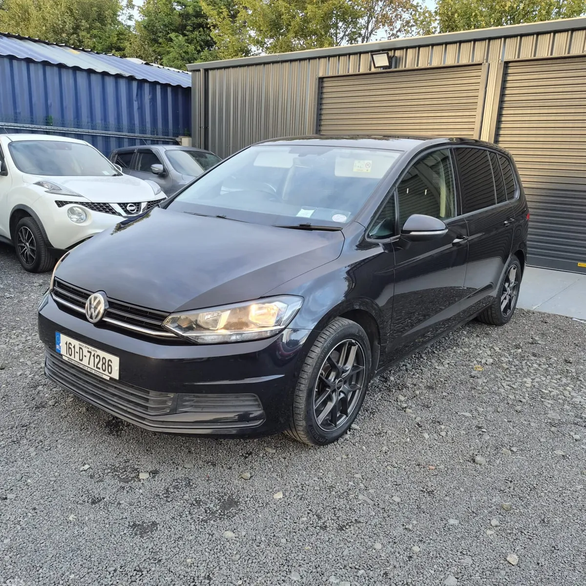 Volkswagen Touran MPV, Petrol, 2016, Black