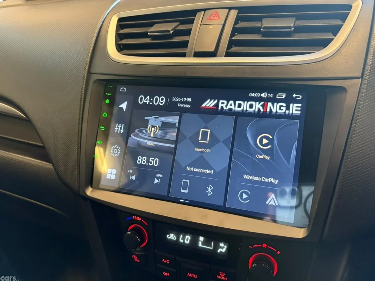 Suzuki Swift Hatchback, Petrol, 2014, Silver