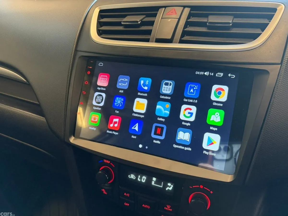 Suzuki Swift Hatchback, Petrol, 2014, Silver