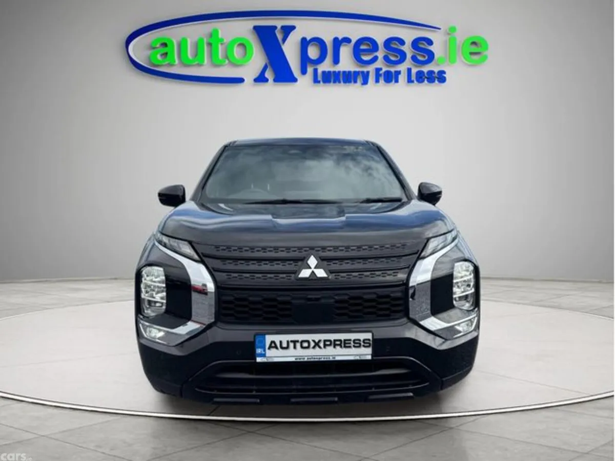 Mitsubishi Outlander SUV, Petrol Plug-in Hybrid, 2023, Black