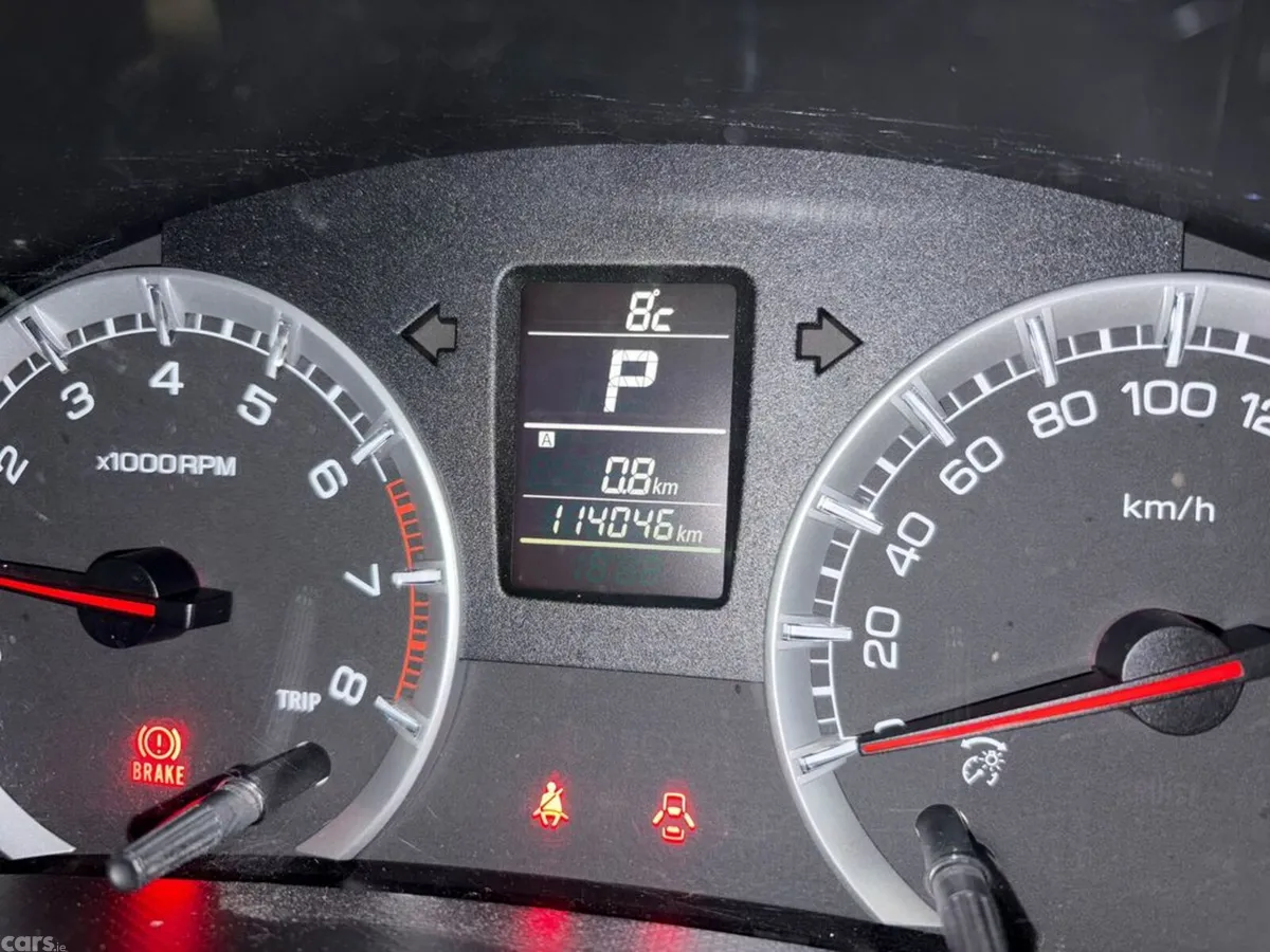 Suzuki Swift Hatchback, Petrol, 2014, Silver
