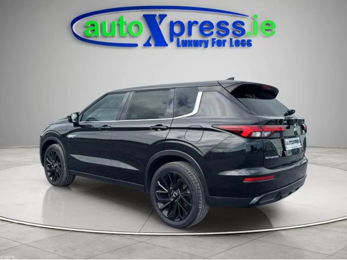 Mitsubishi Outlander SUV, Petrol Plug-in Hybrid, 2023, Black