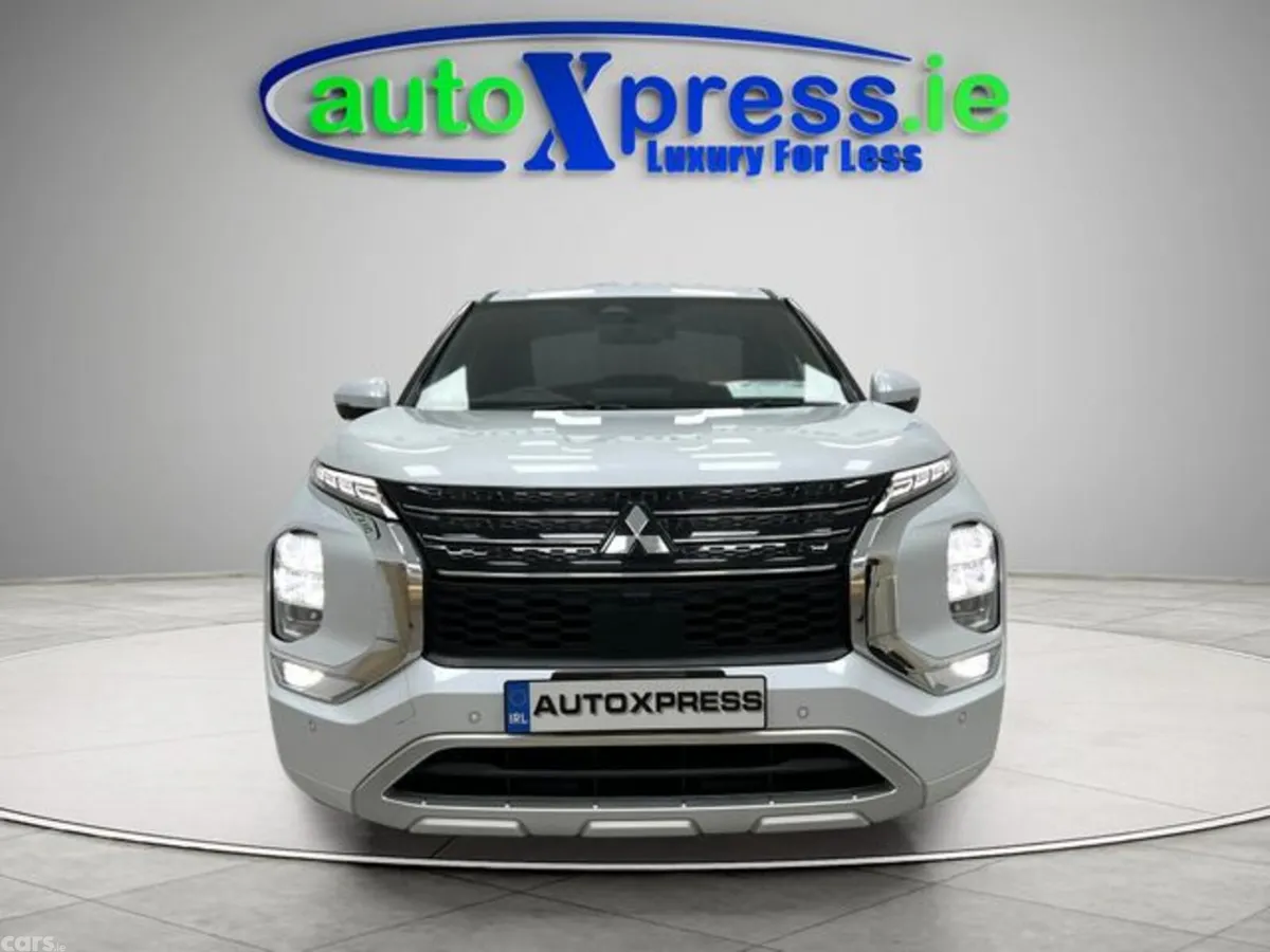 Mitsubishi Outlander SUV, Petrol Plug-in Hybrid, 2023, White