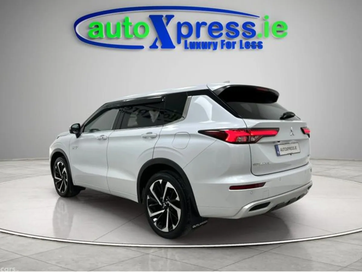 Mitsubishi Outlander SUV, Petrol Plug-in Hybrid, 2023, White