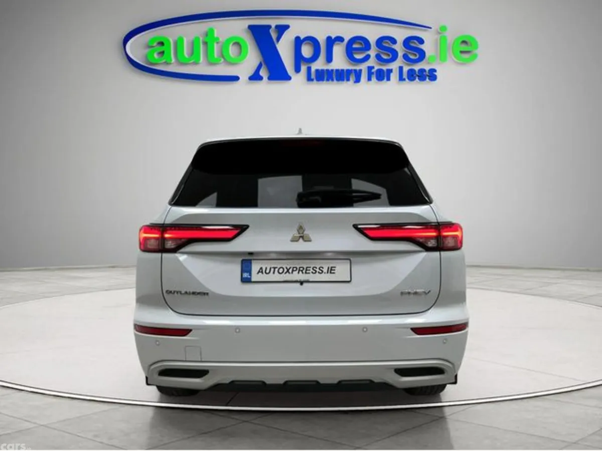 Mitsubishi Outlander SUV, Petrol Plug-in Hybrid, 2023, White