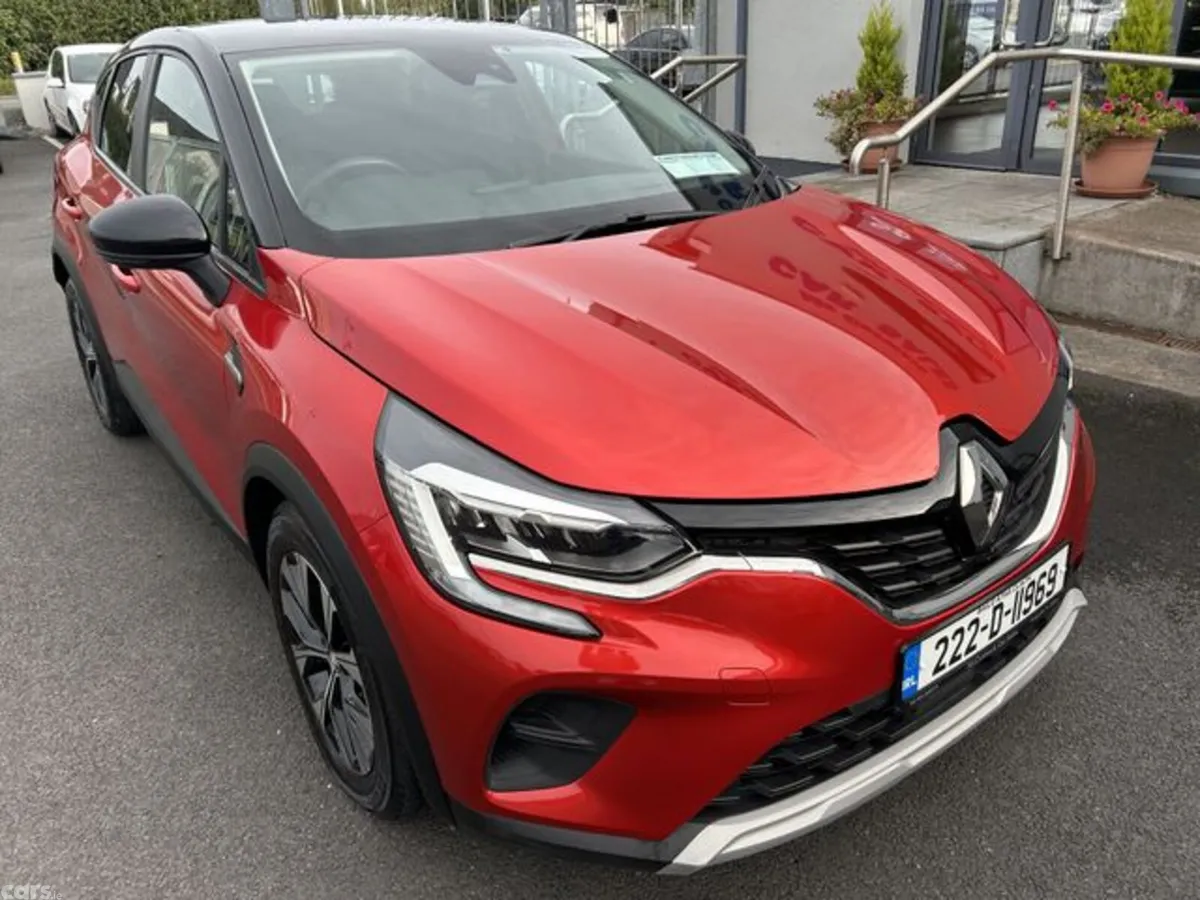 Renault Captur Hatchback, Petrol, 2022, Red