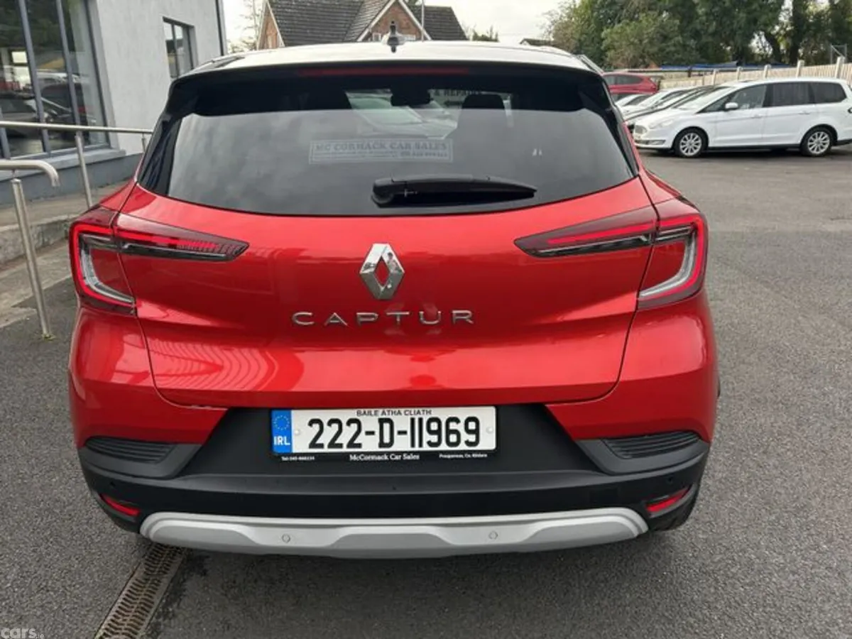 Renault Captur Hatchback, Petrol, 2022, Red