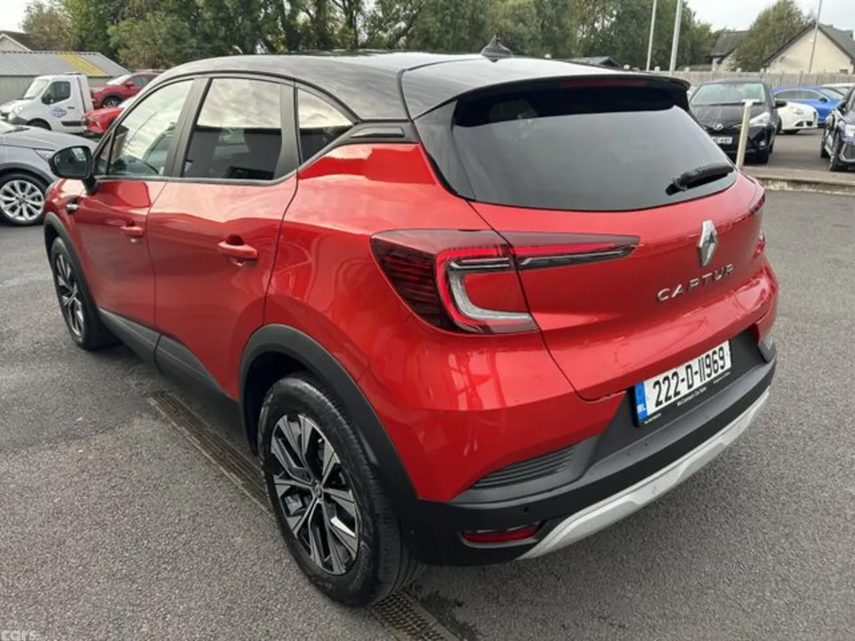Renault Captur Hatchback, Petrol, 2022, Red