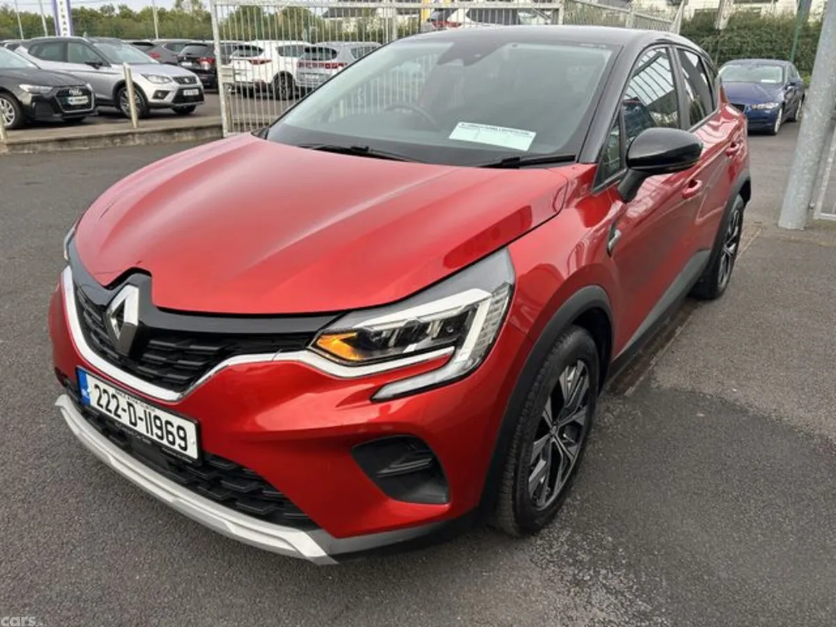 Renault Captur Hatchback, Petrol, 2022, Red