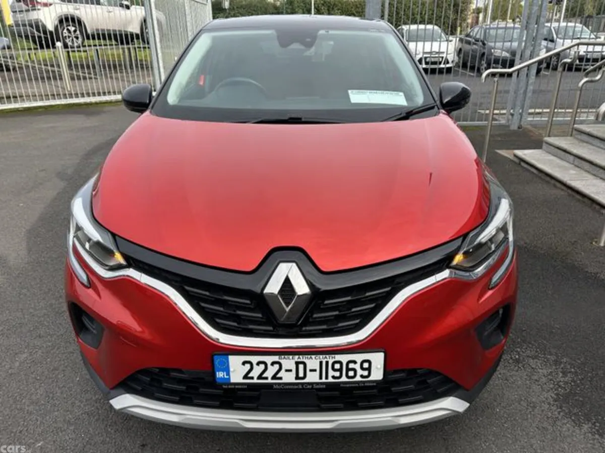 Renault Captur Hatchback, Petrol, 2022, Red