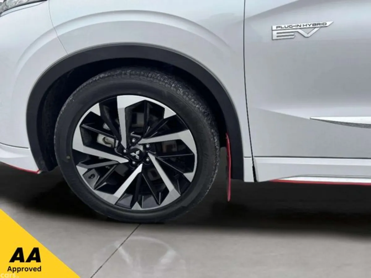 Mitsubishi Outlander SUV, Petrol Plug-in Hybrid, 2022, White