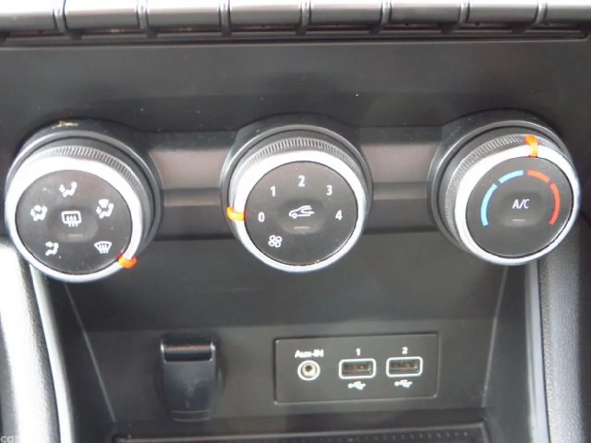 Renault Captur Hatchback, Petrol, 2022, Red