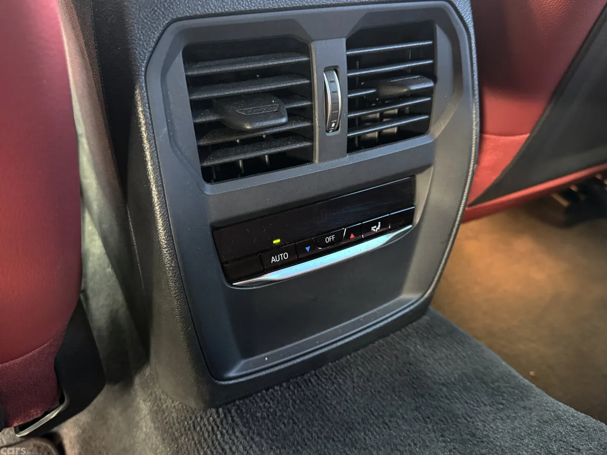 BMW 3-Series Estate, Petrol Plug-in Hybrid, 2022, Blue