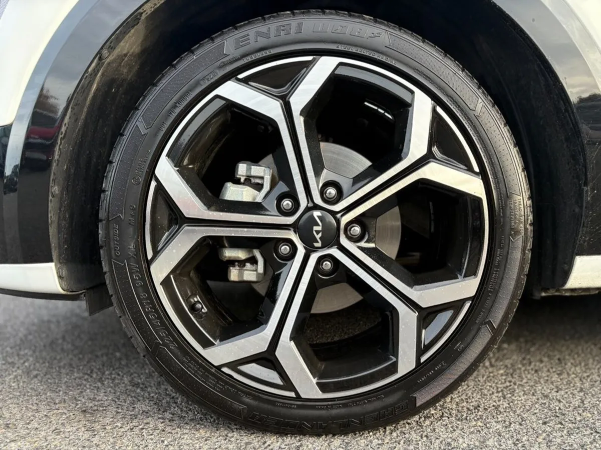 Kia Niro MPV, Petrol Plug-in Hybrid, 2026, White