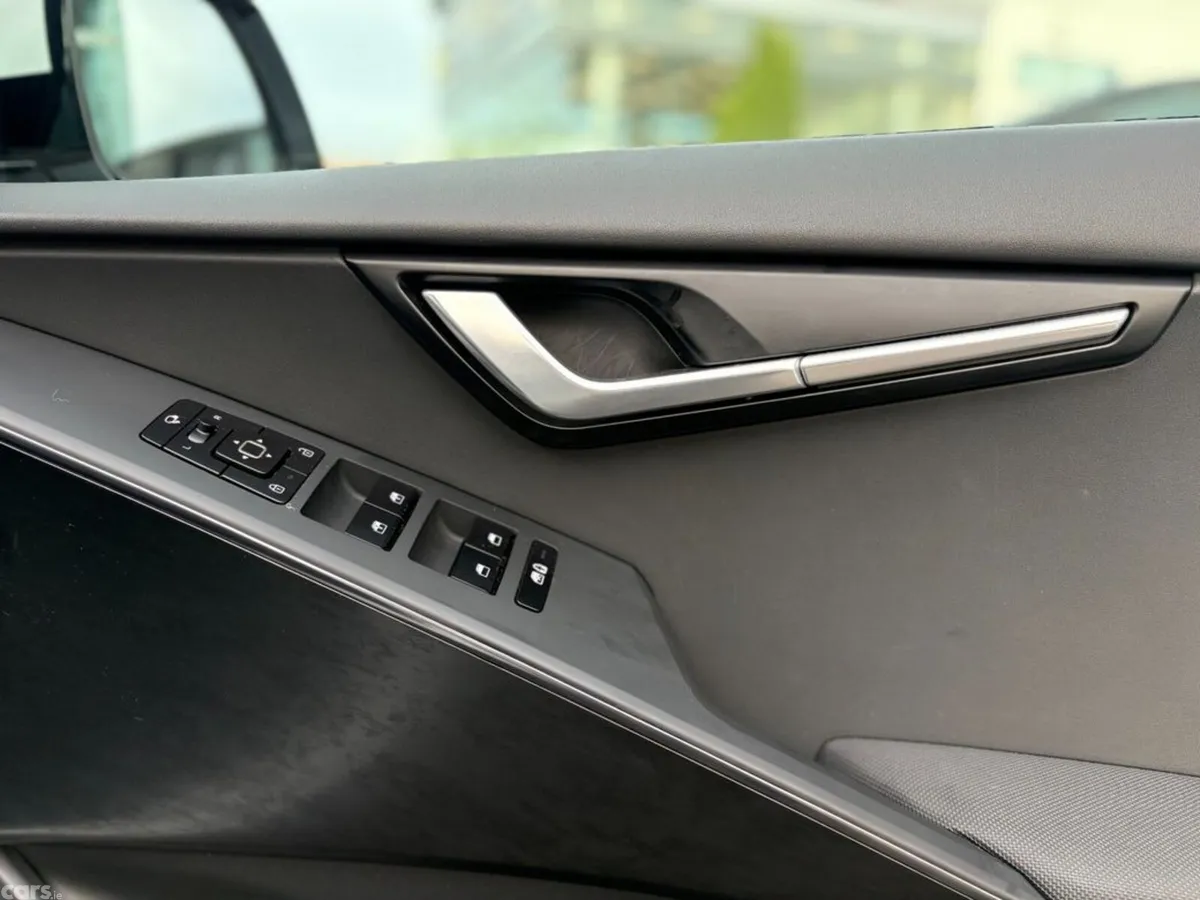 Kia Niro MPV, Petrol Plug-in Hybrid, 2026, White
