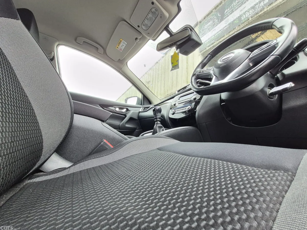 Nissan Qashqai SUV, Petrol, 2017, White