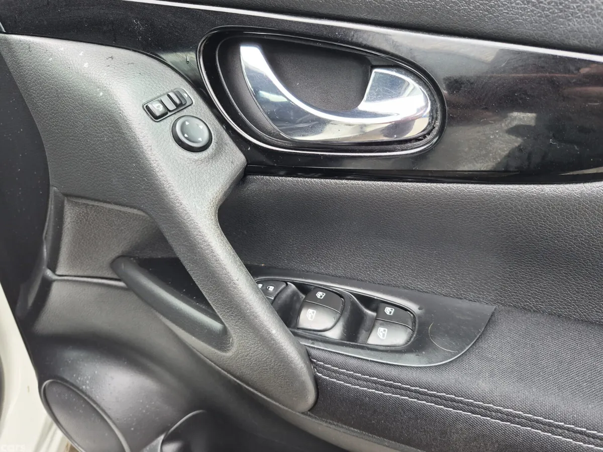 Nissan Qashqai SUV, Petrol, 2017, White