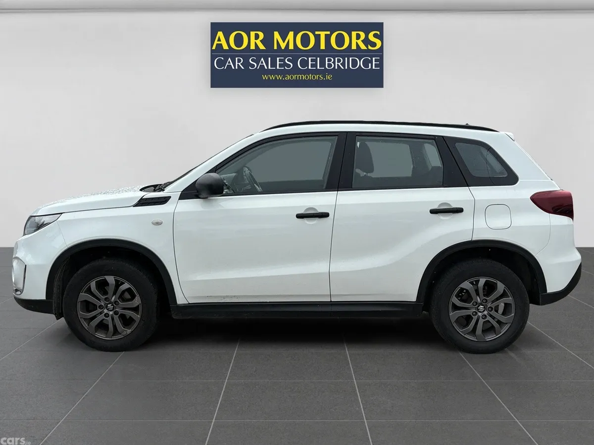 Suzuki Vitara SUV, Petrol Hybrid, 2023, White
