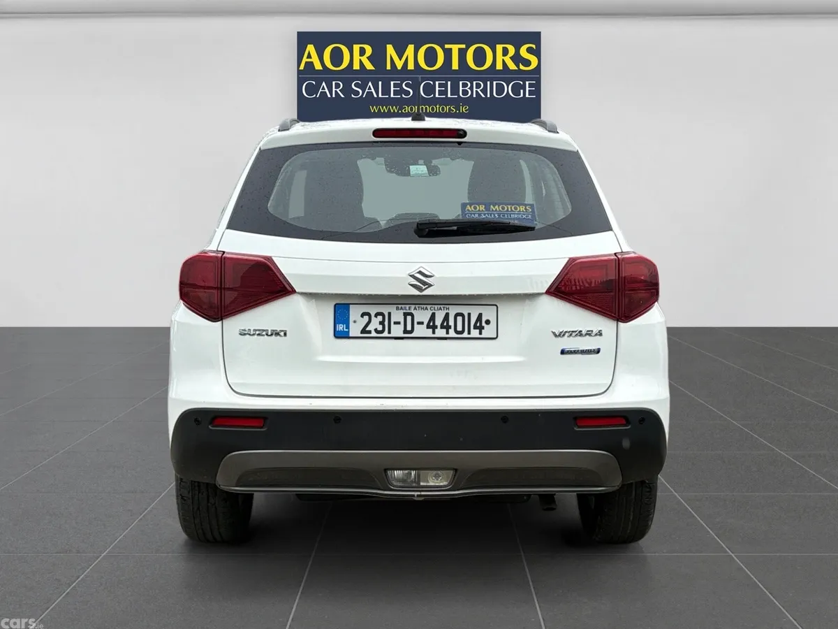 Suzuki Vitara SUV, Petrol Hybrid, 2023, White
