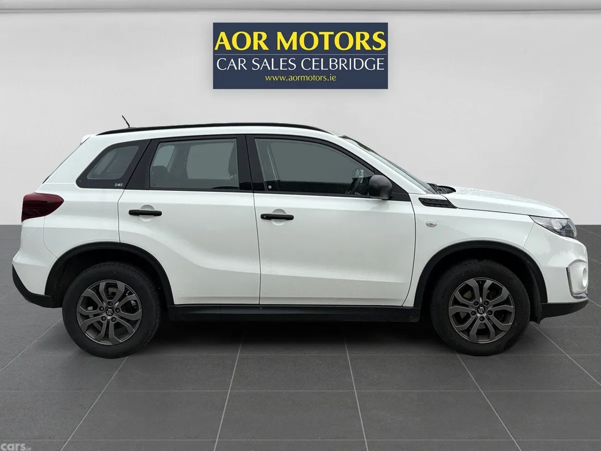 Suzuki Vitara SUV, Petrol Hybrid, 2023, White