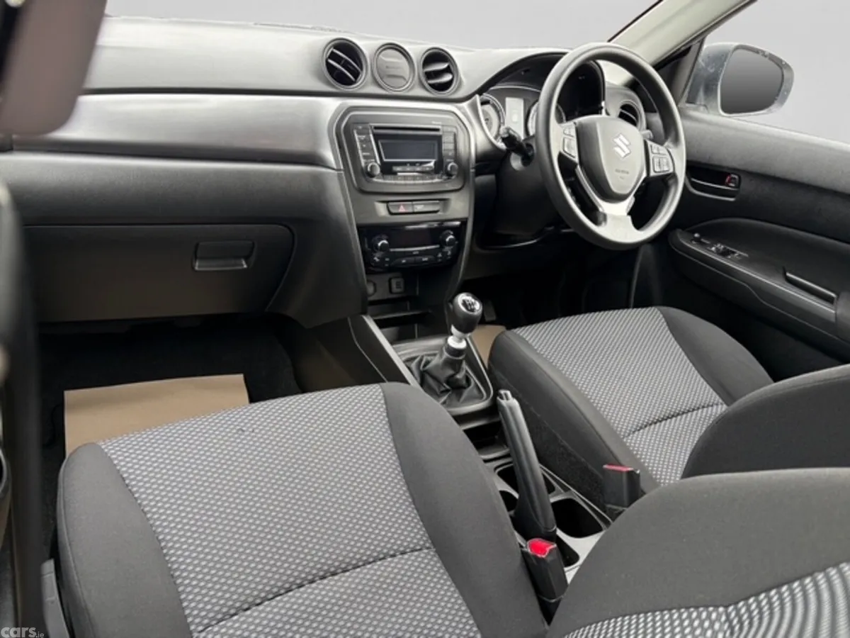 Suzuki Vitara SUV, Petrol Hybrid, 2023, White