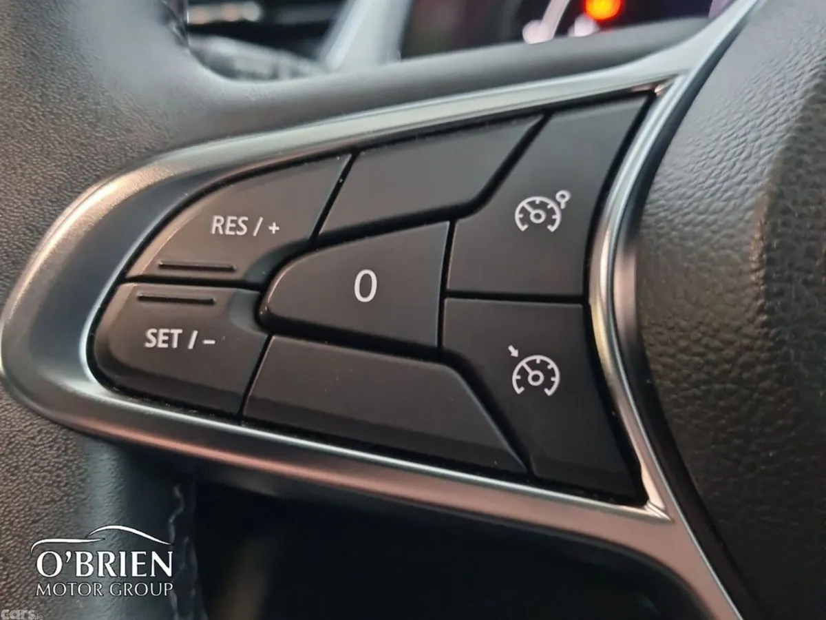Renault Captur Hatchback, Petrol, 2024, Grey