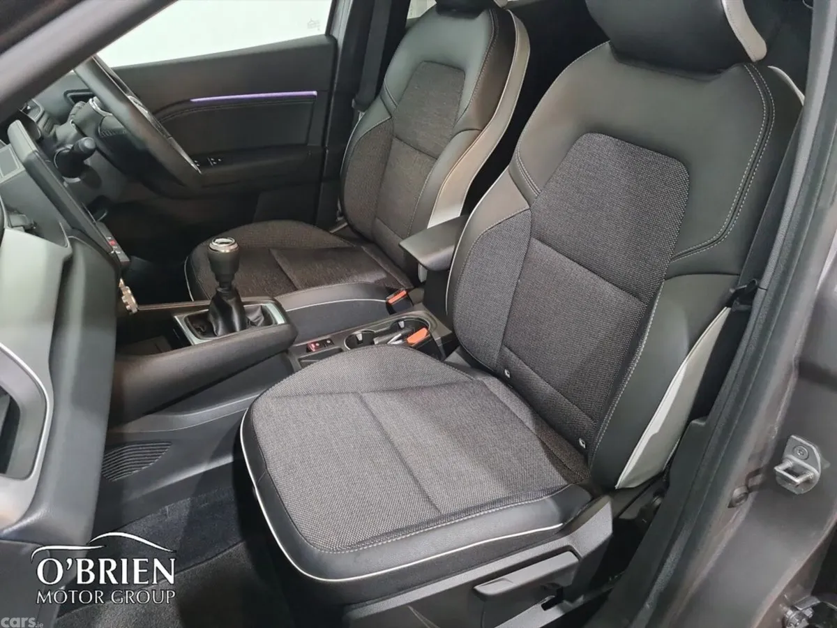 Renault Captur Hatchback, Petrol, 2024, Grey