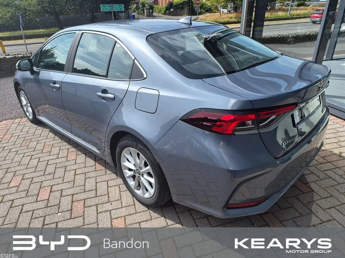 Toyota Corolla Saloon, Petrol Hybrid, 2022, Grey