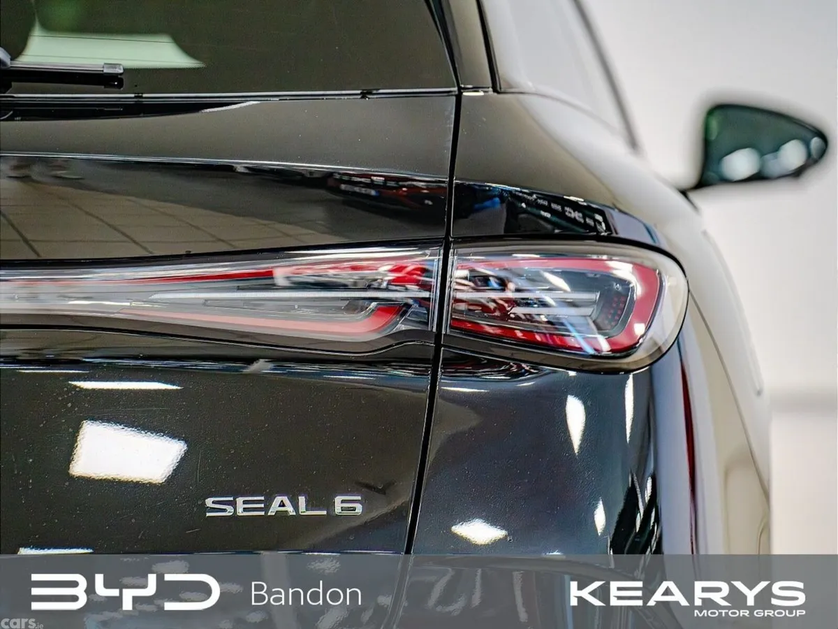 BYD SEAL Estate, Petrol Plug-in Hybrid, 2026, Black
