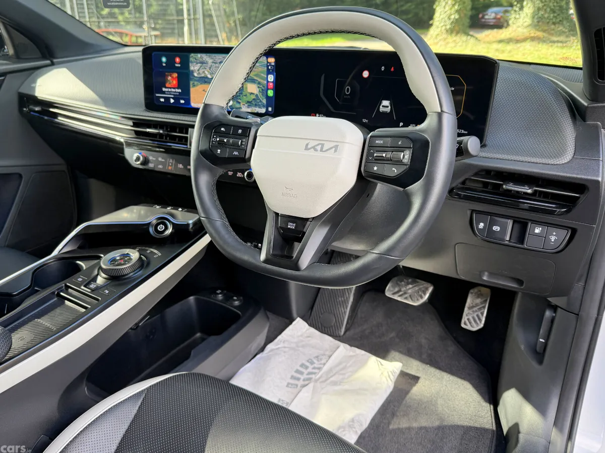 Kia EV6 Hatchback, Electric, 2025, White