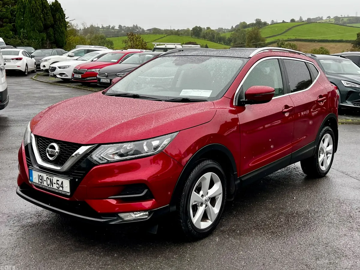 Nissan Qashqai MPV, Diesel, 2019, Red