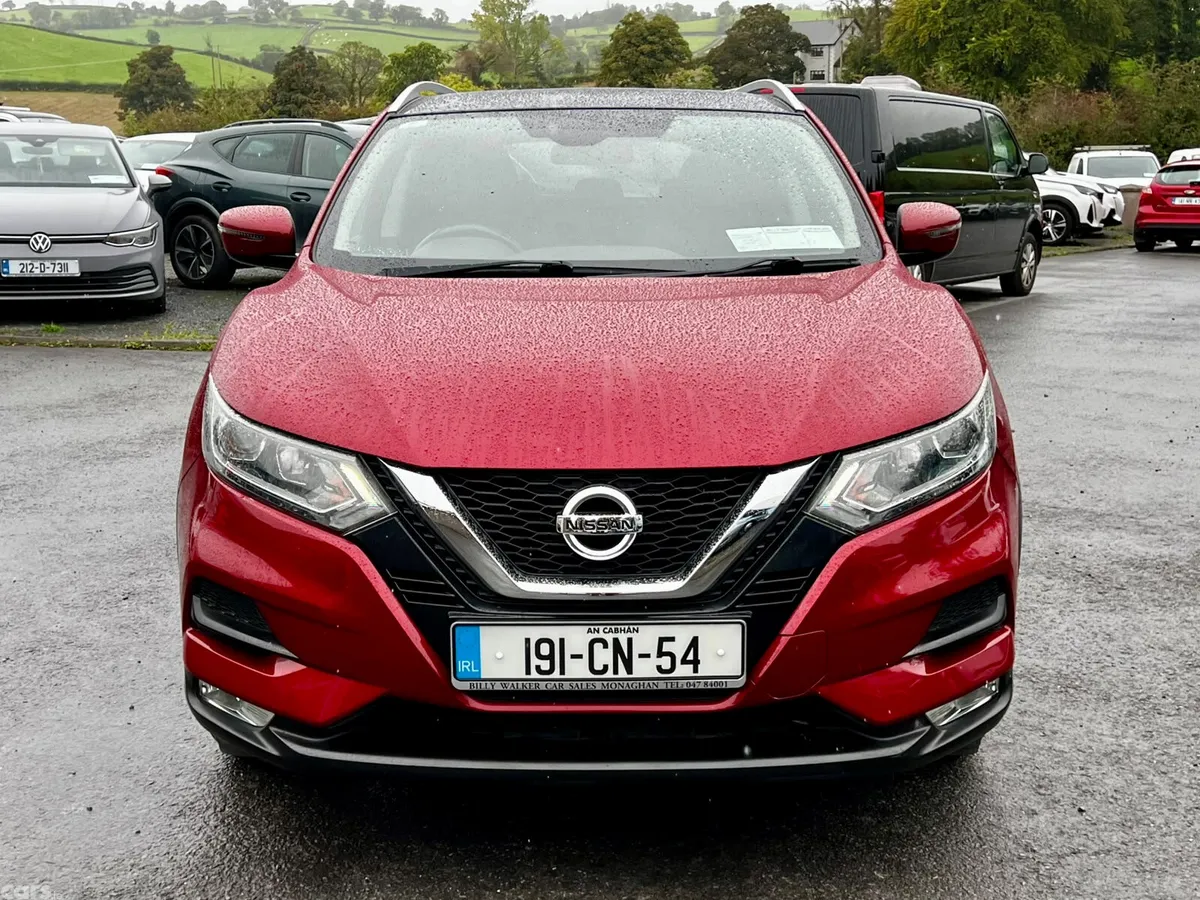 Nissan Qashqai MPV, Diesel, 2019, Red