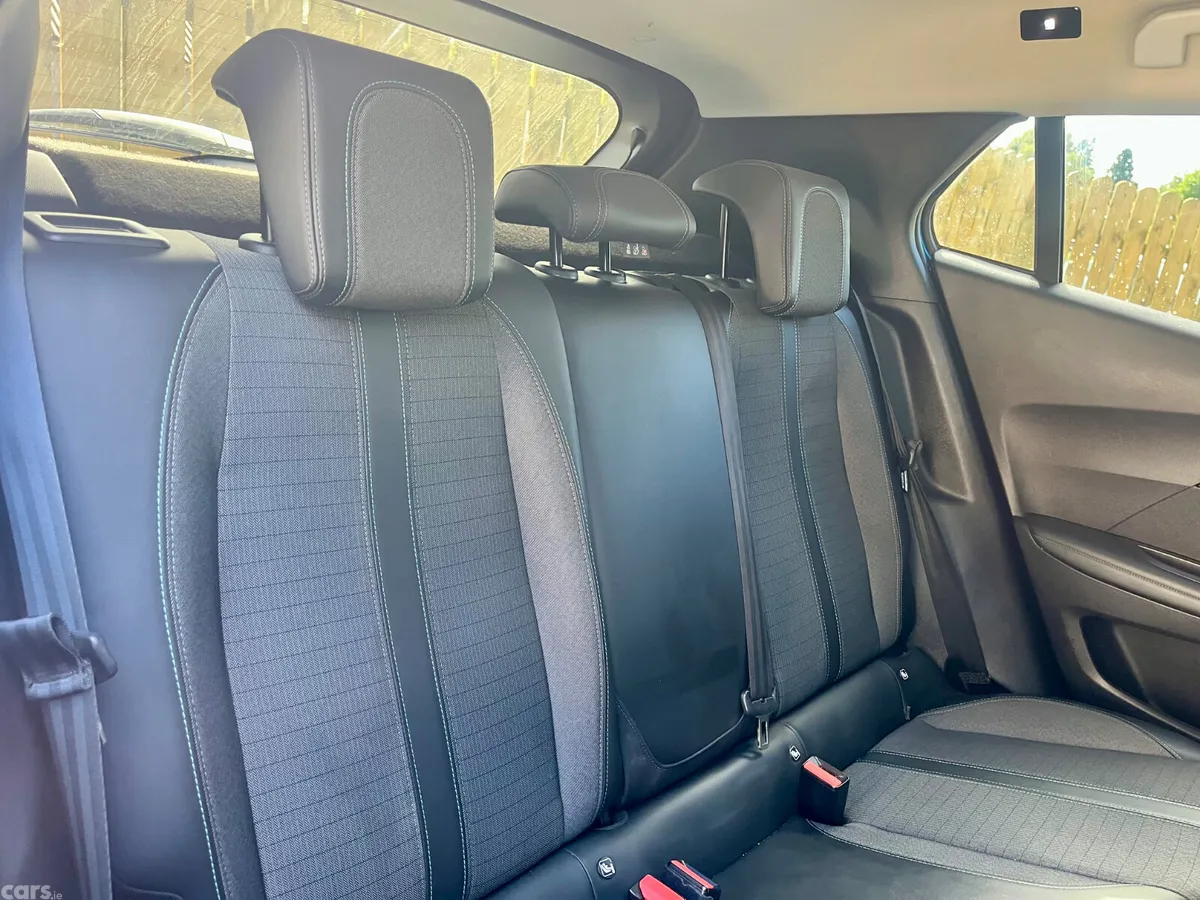 Peugeot 2008 SUV, Diesel, 2021, Blue