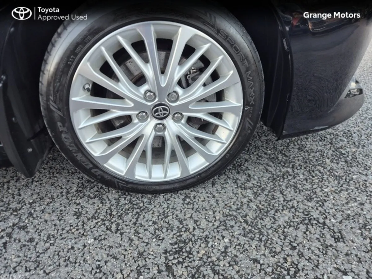 Toyota Camry Saloon, Petrol Hybrid, 2021, Black