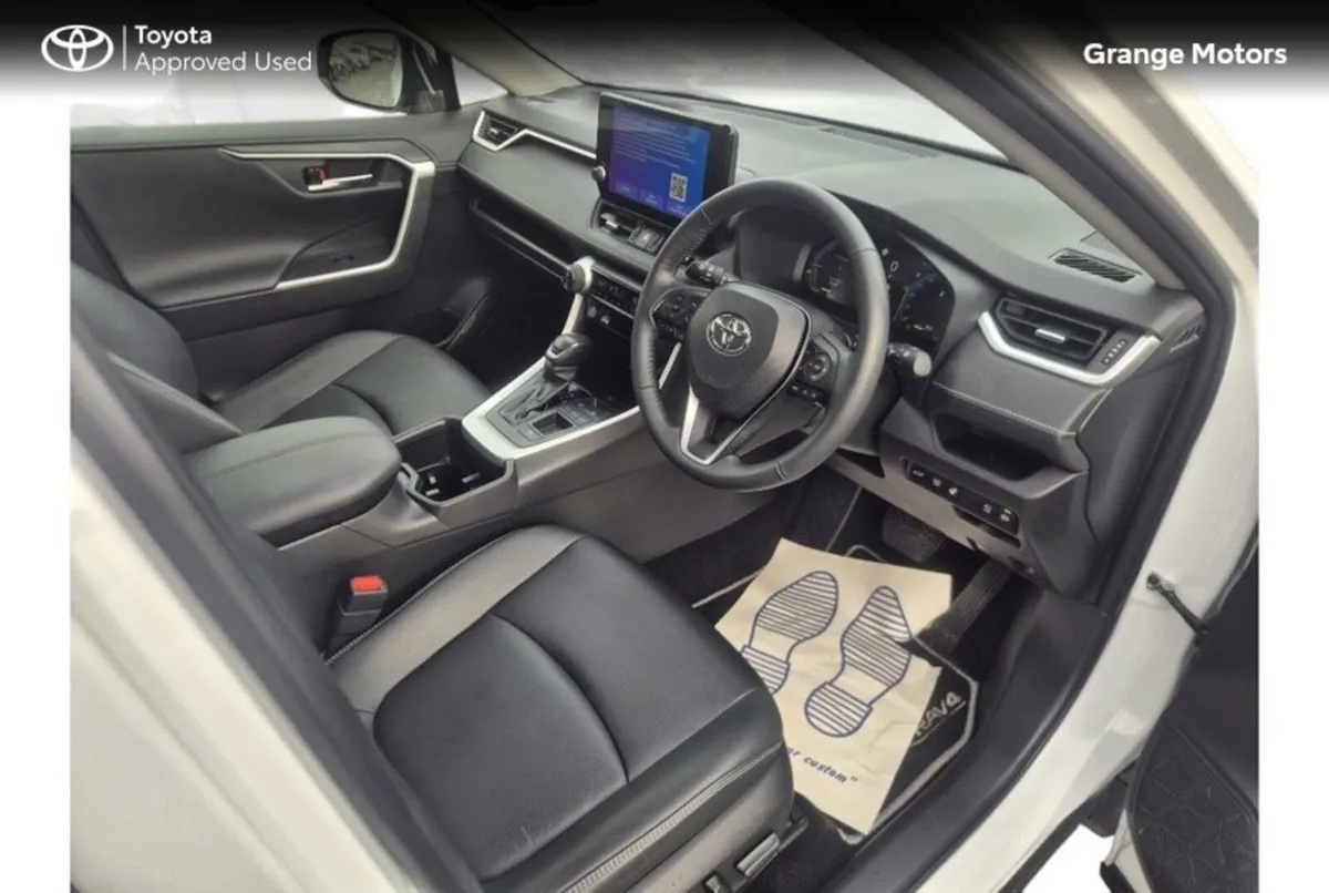 Toyota RAV4 SUV, Petrol Hybrid, 2024, White