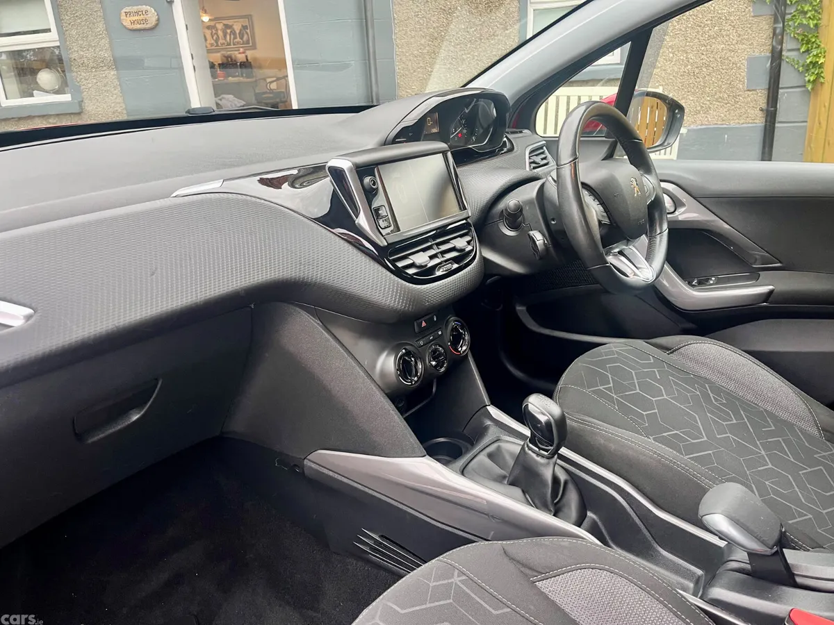 Peugeot 2008 Hatchback, Petrol, 2018, Red