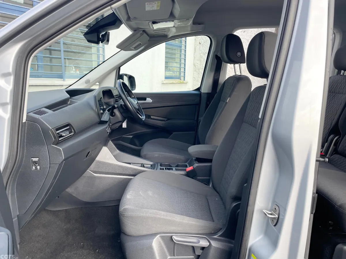 Volkswagen Caddy Maxi Life MPV, Diesel, 2023, Silver