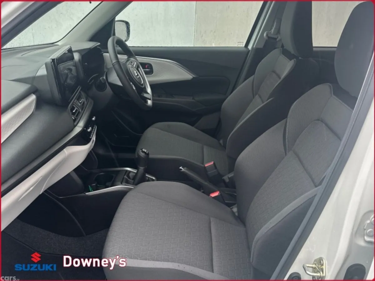 Suzuki Swift Hatchback, Petrol, 2026, White