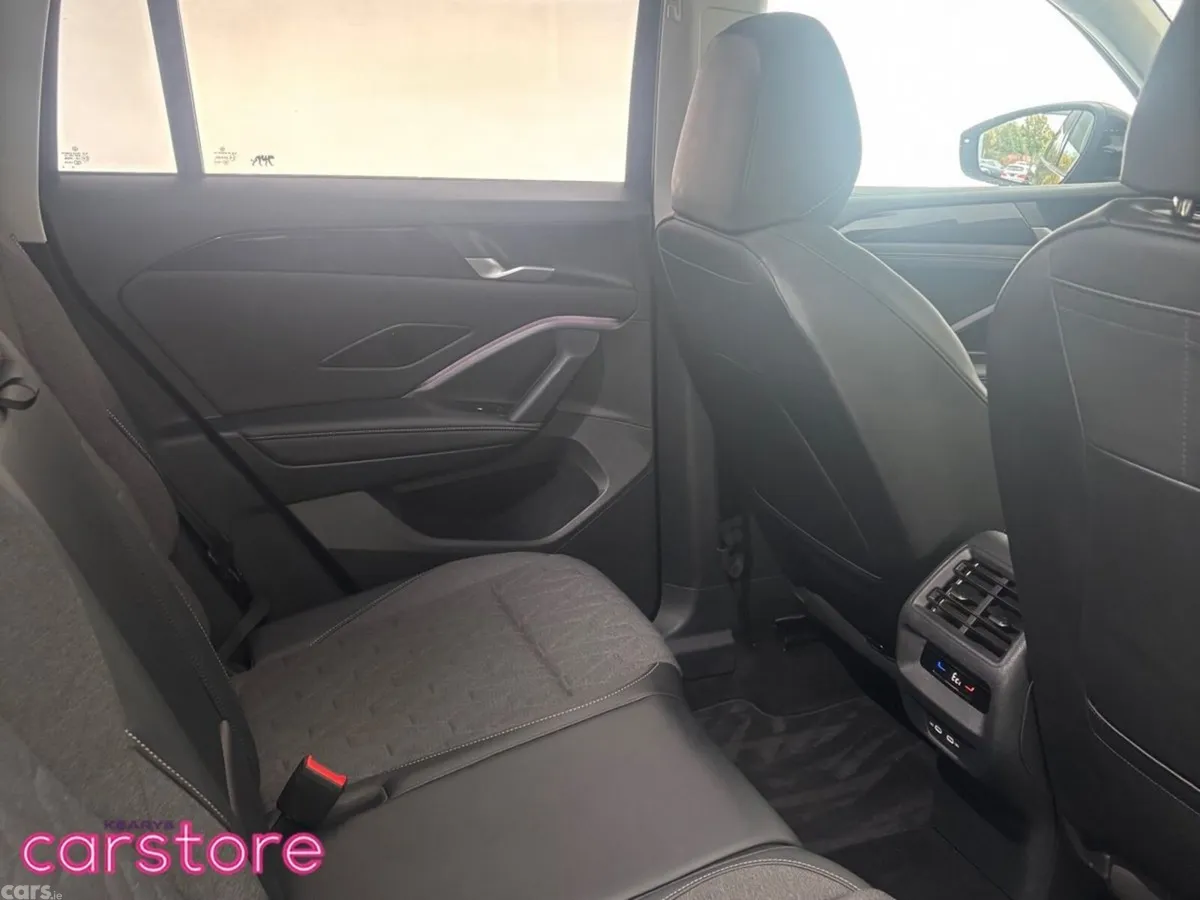 Volkswagen Tiguan SUV, Petrol Hybrid, 2024, Black