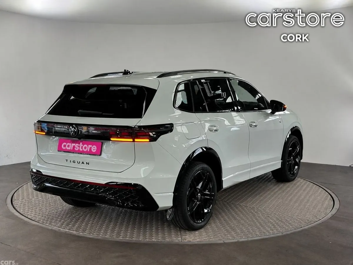 Volkswagen Tiguan SUV, Petrol Hybrid, 2025, White