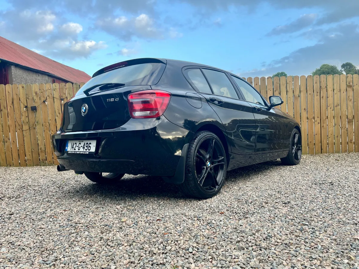 BMW 1-Series Hatchback, Diesel, 2014, Black