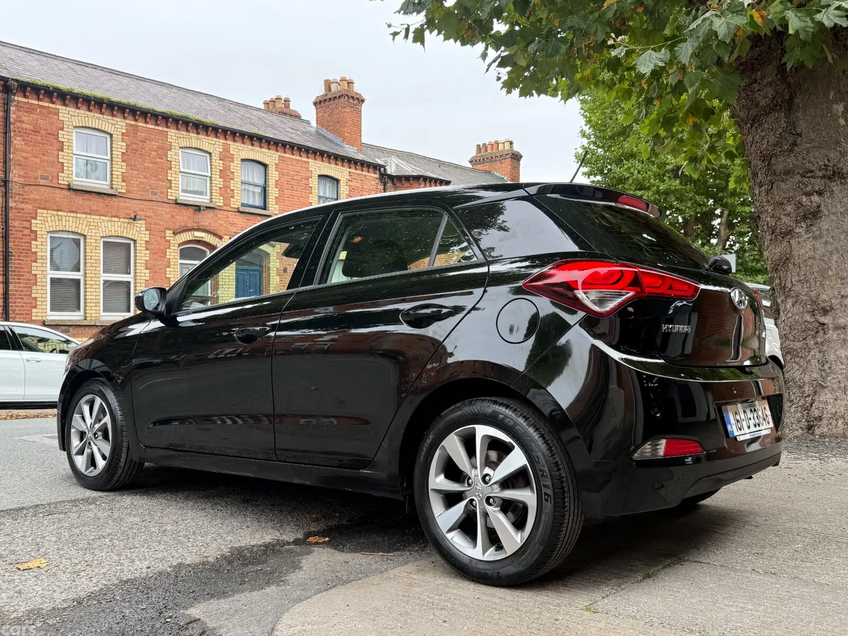 Hyundai i20 Hatchback, Petrol, 2016, Black