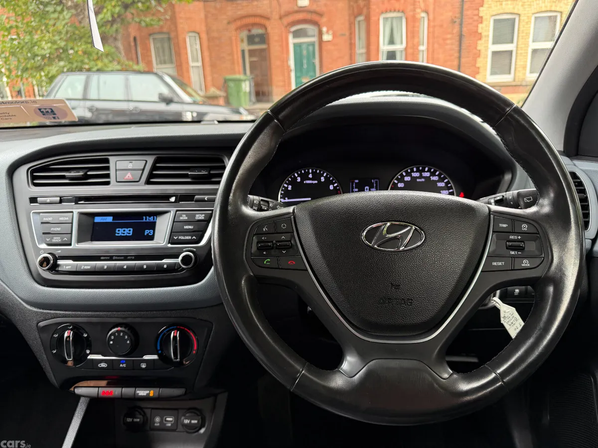 Hyundai i20 Hatchback, Petrol, 2016, Black