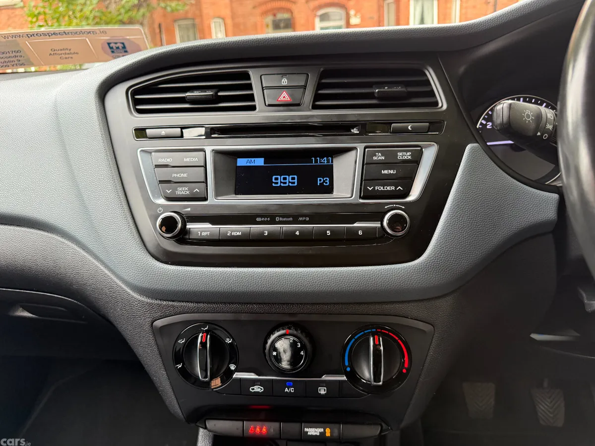 Hyundai i20 Hatchback, Petrol, 2016, Black