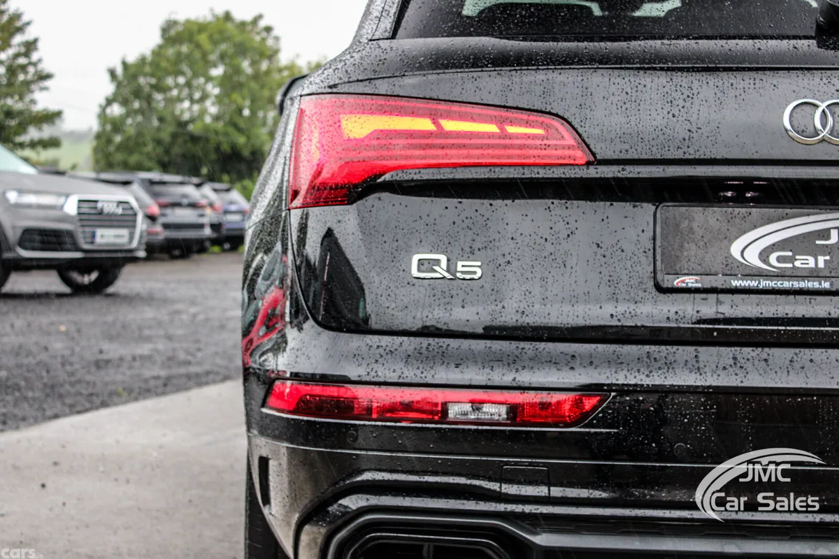 Audi Q5 SUV, Petrol Hybrid, 2023, Black
